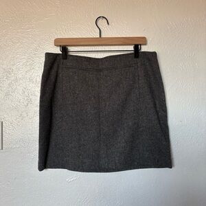 Banana Republic gray Wool Mini Skirt size 14 made in India. Excellent condition